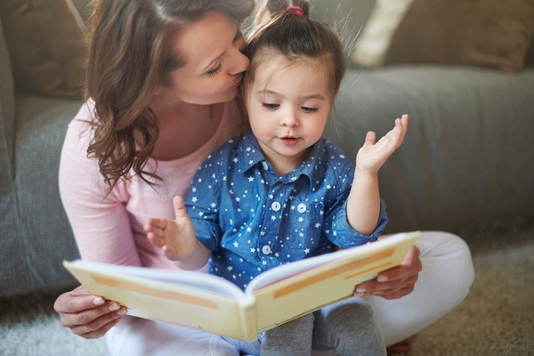 Alleinerziehende Mutter mit Kind Alleinerziehende Mutter mit Kind